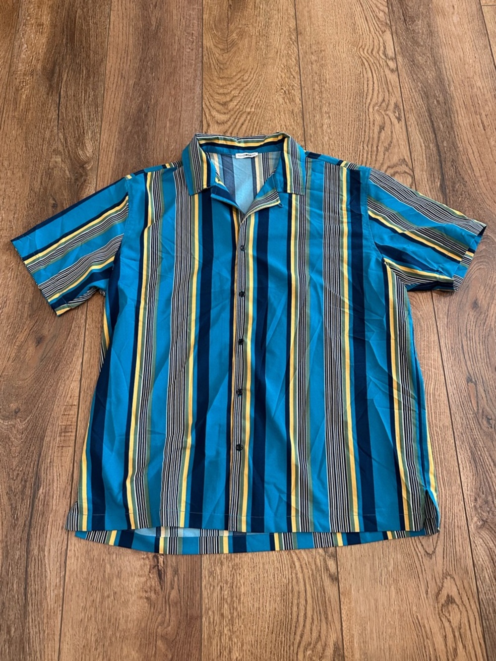 Fashion Nova mShort Sleeve Botton Down Shirt